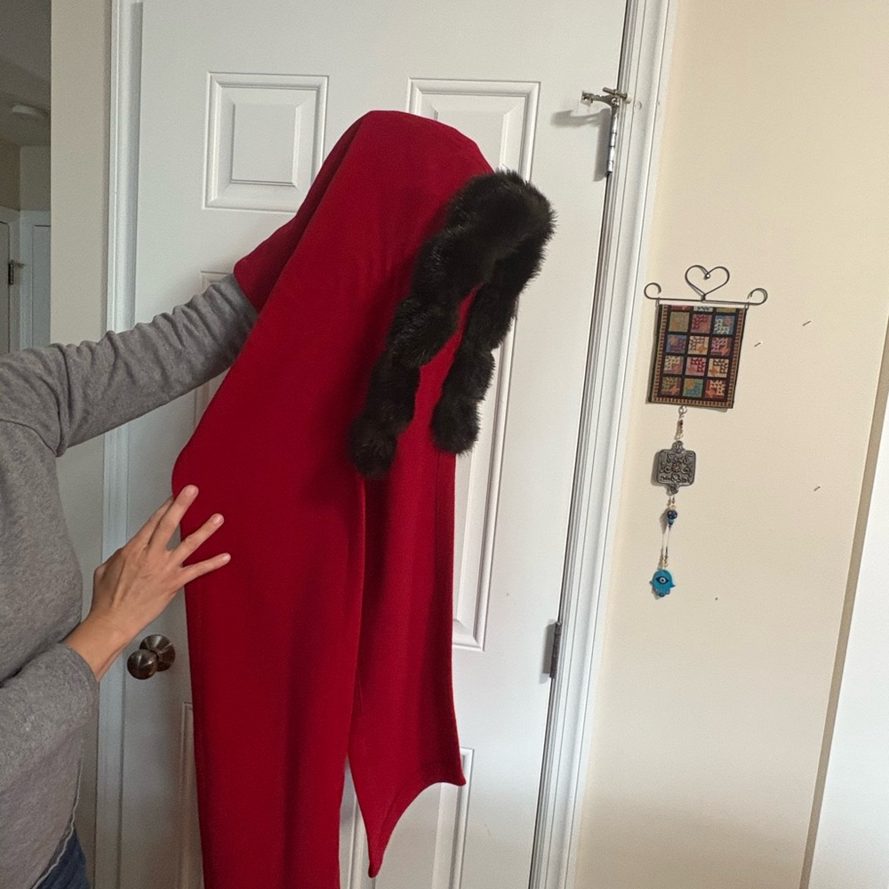 Dennis Basso Red Trench Coat with Faux Fur Collar - Picture 6 of 6